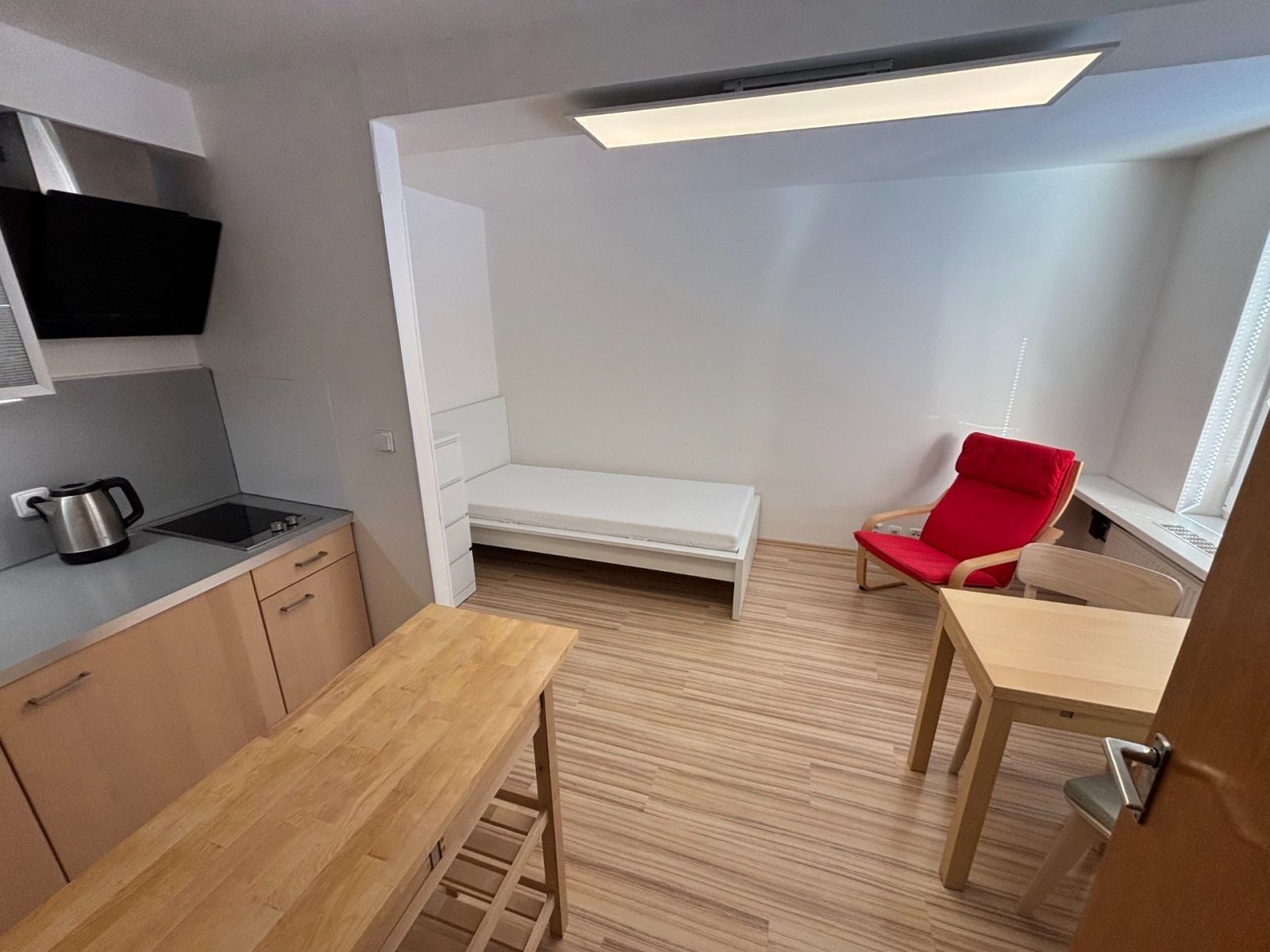 1+kk, Březová, Praha - Kobylisy, 20 m² - 1