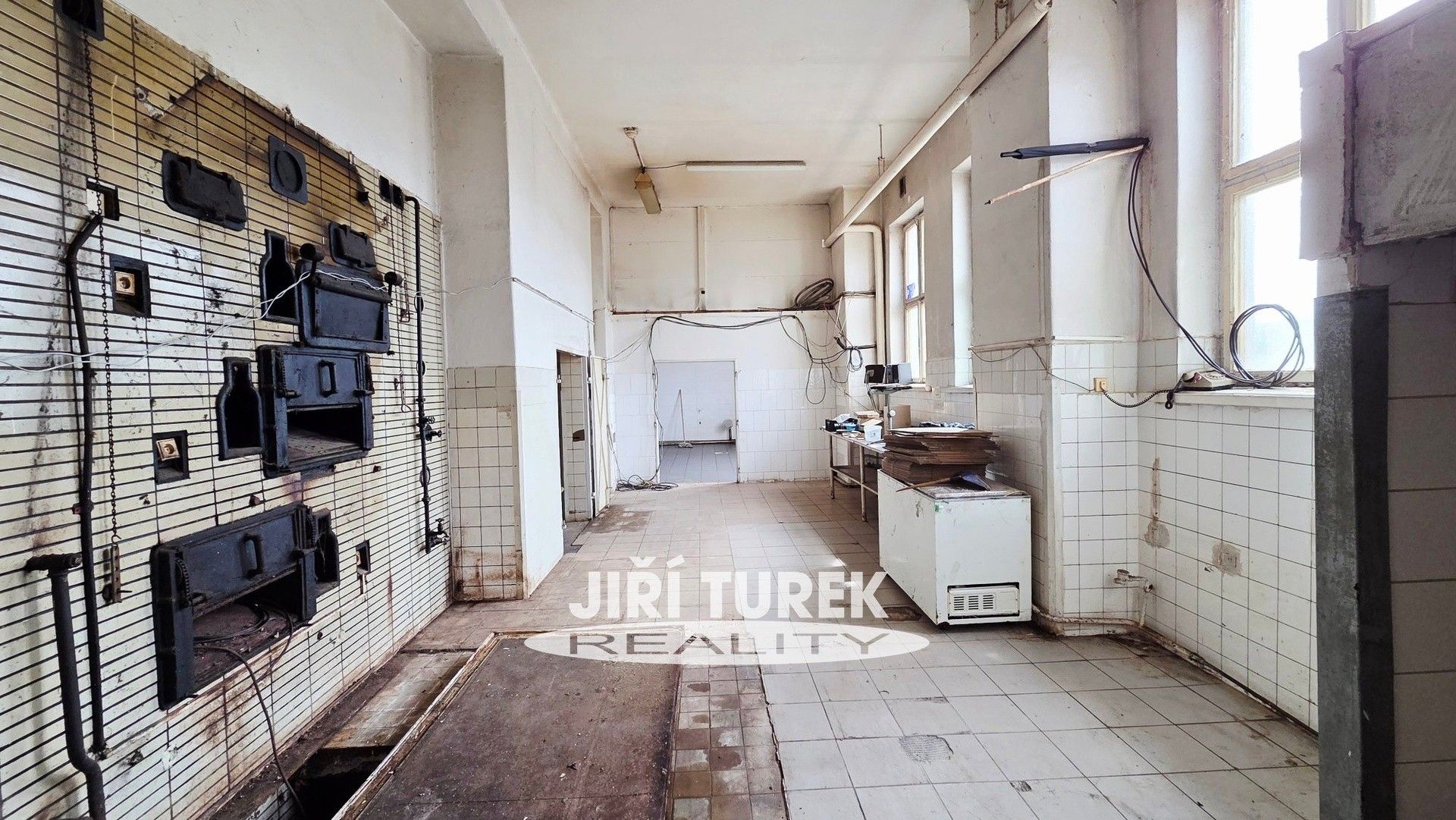 Pronájem výrobní prostory - Komárov, 500 m²