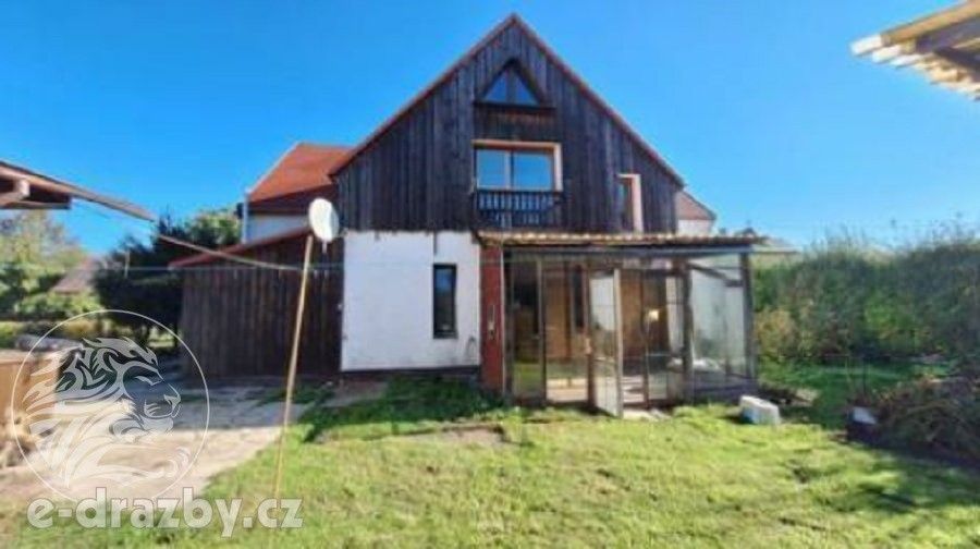 Rodinné domy, Teplická, Jiříkov, 271 m²