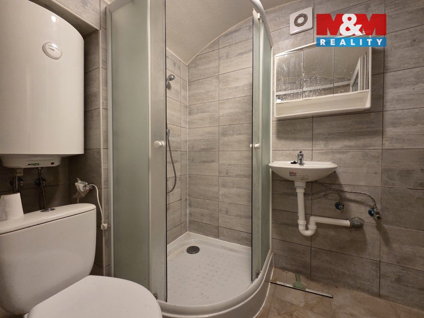 Nemovitost · 40 m² · Přátelství, Praha - 4
