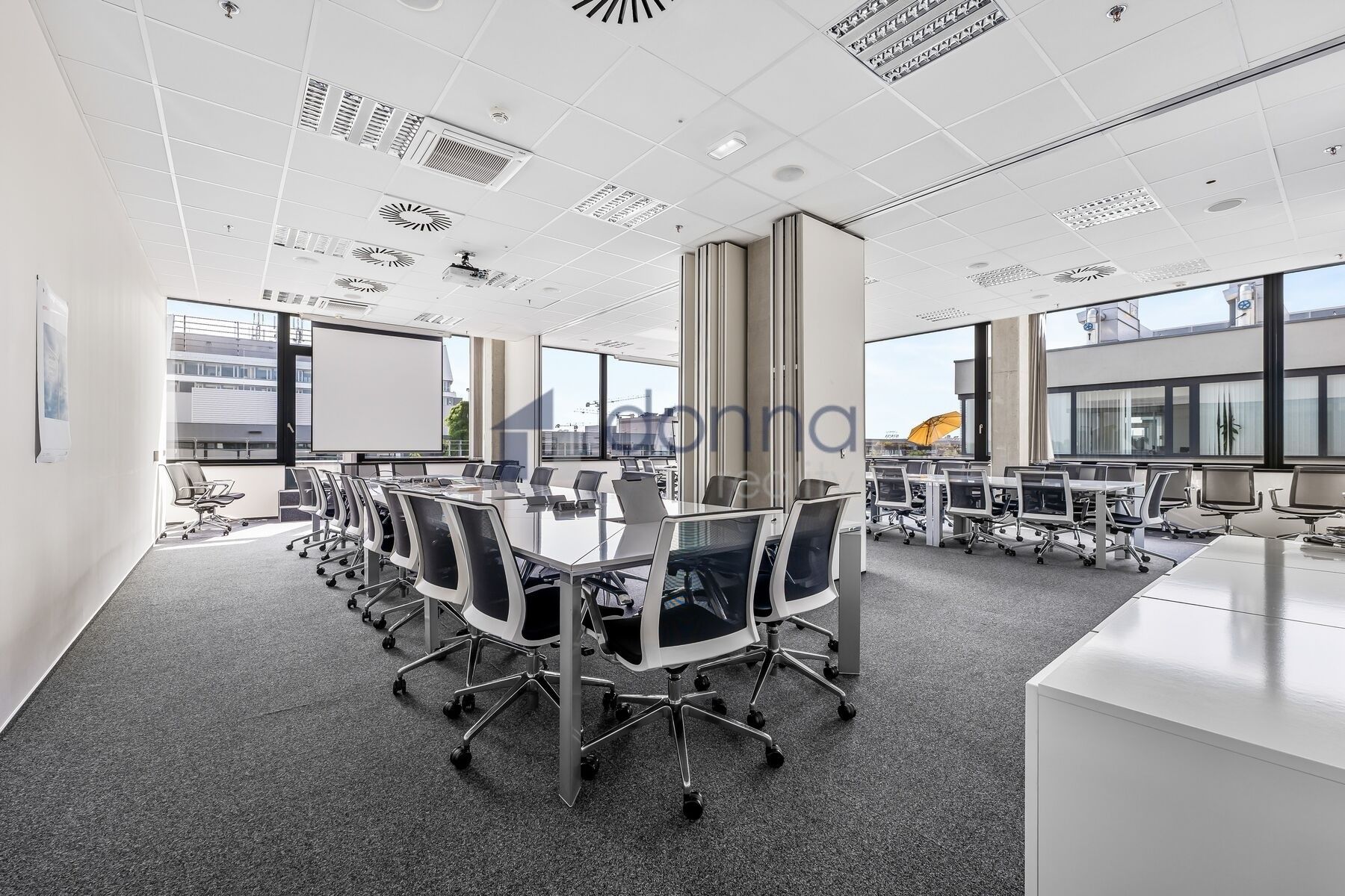 Pronájem kancelář - Laurinova, Praha, 300 m²