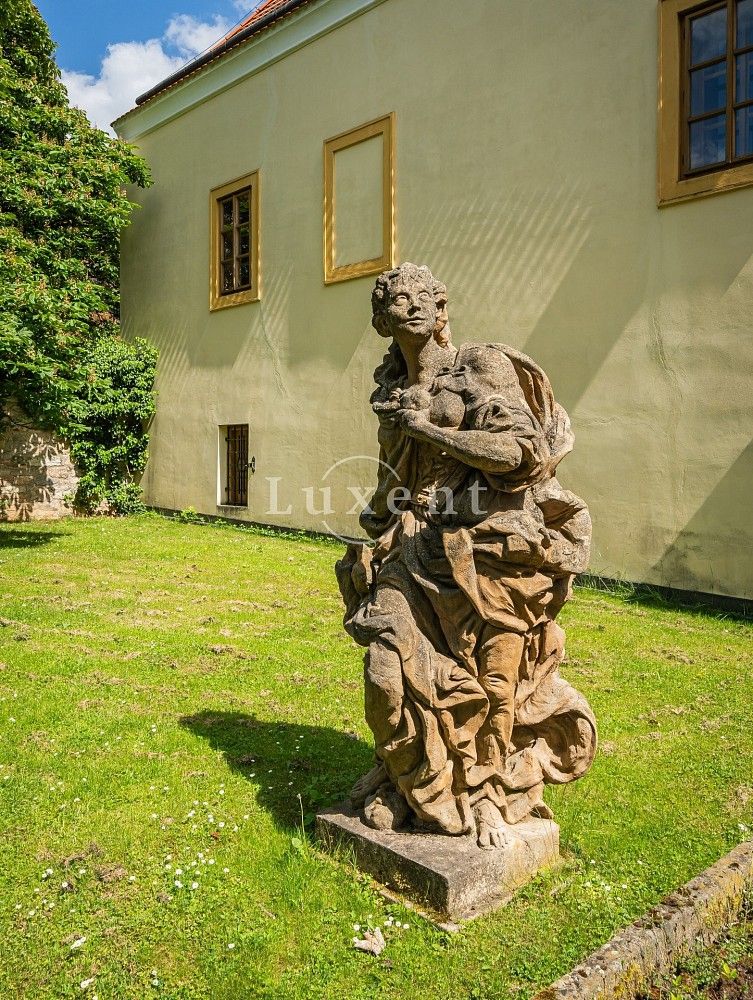 Prodej rodinný dům - Třebotov, okres Praha-západ, Středočeský kraj, 2 500 m² - 5