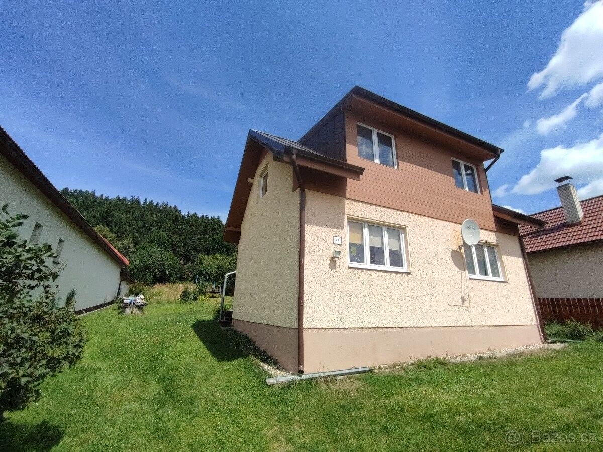 Rodinné domy, 987 65, Slovensko