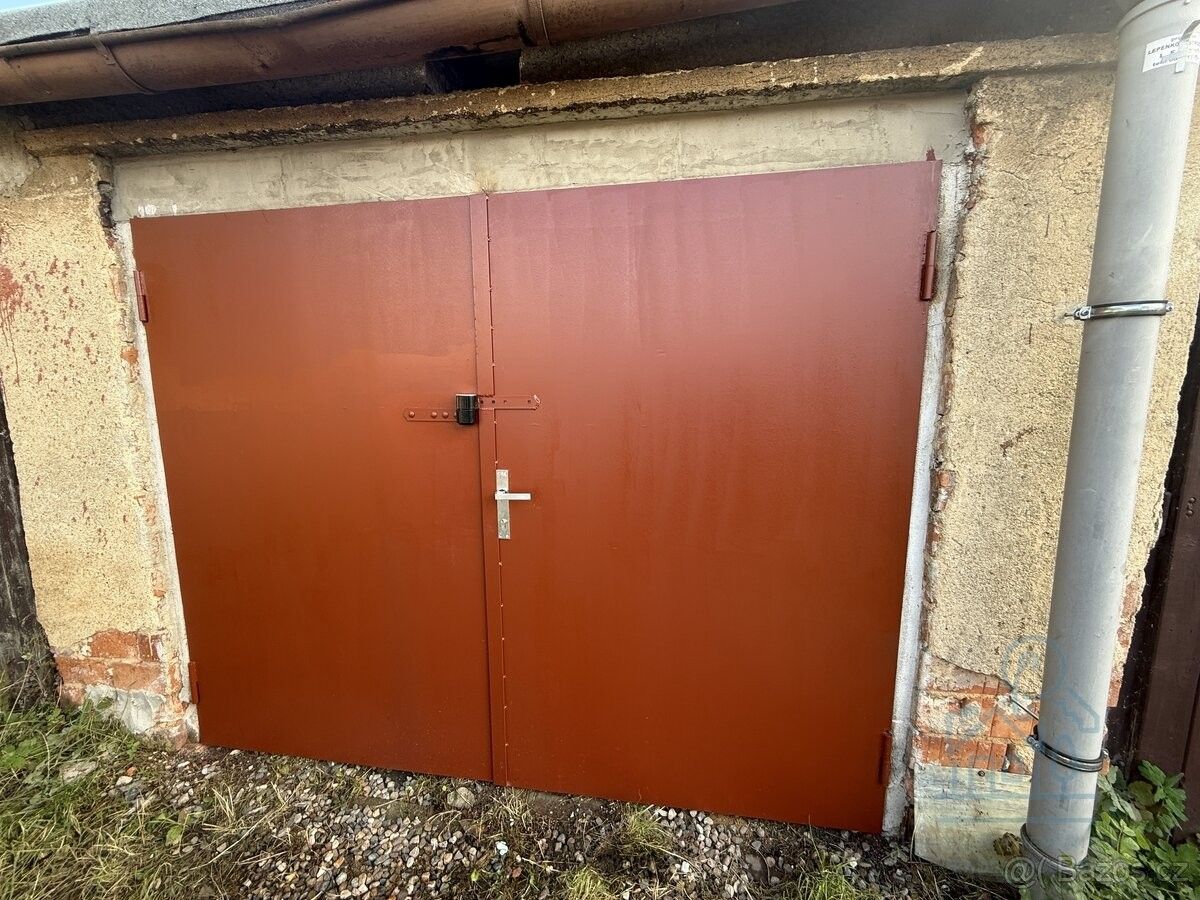 Garáže, Praha, 140 00