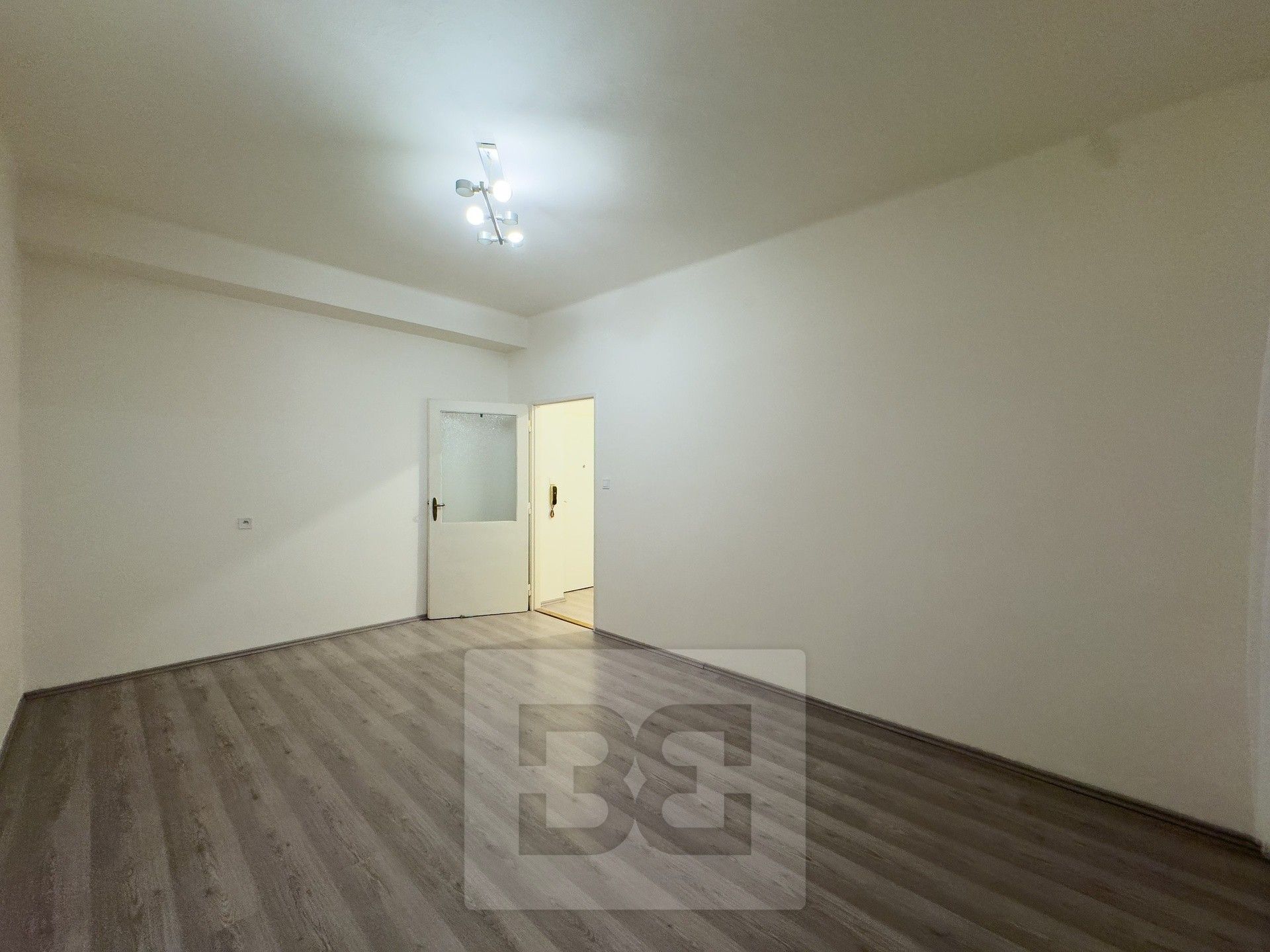 Pronájem byt 1+kk - K vodojemu, Praha, 26 m²