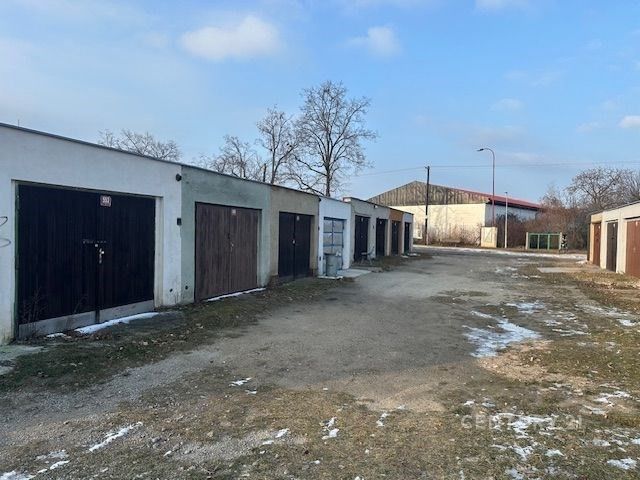 Garáže, U Hřbitova, Roudnice nad Labem, 20 m²