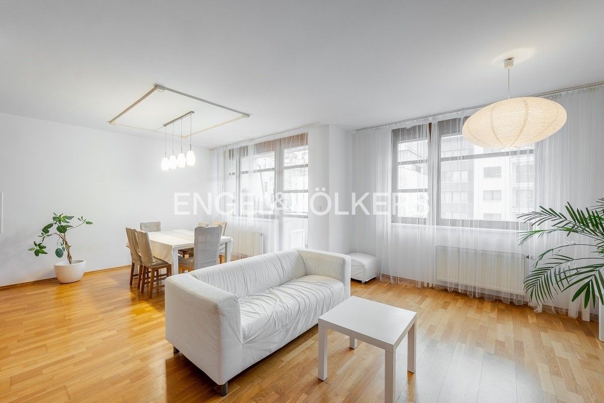 3+kk, U Nikolajky, Praha, 113 m²