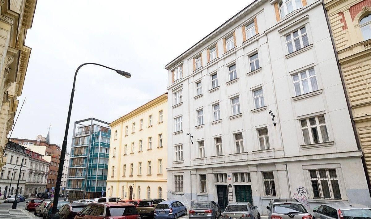 1+1, V tůních, Praha, 33 m² - 1