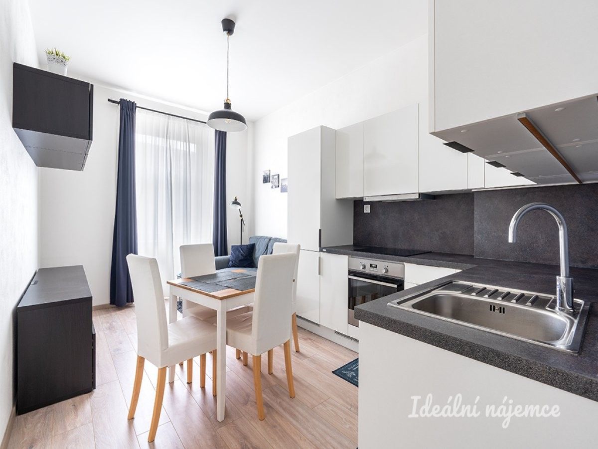 2+kk, Strakonická, Praha, 40 m² - 1