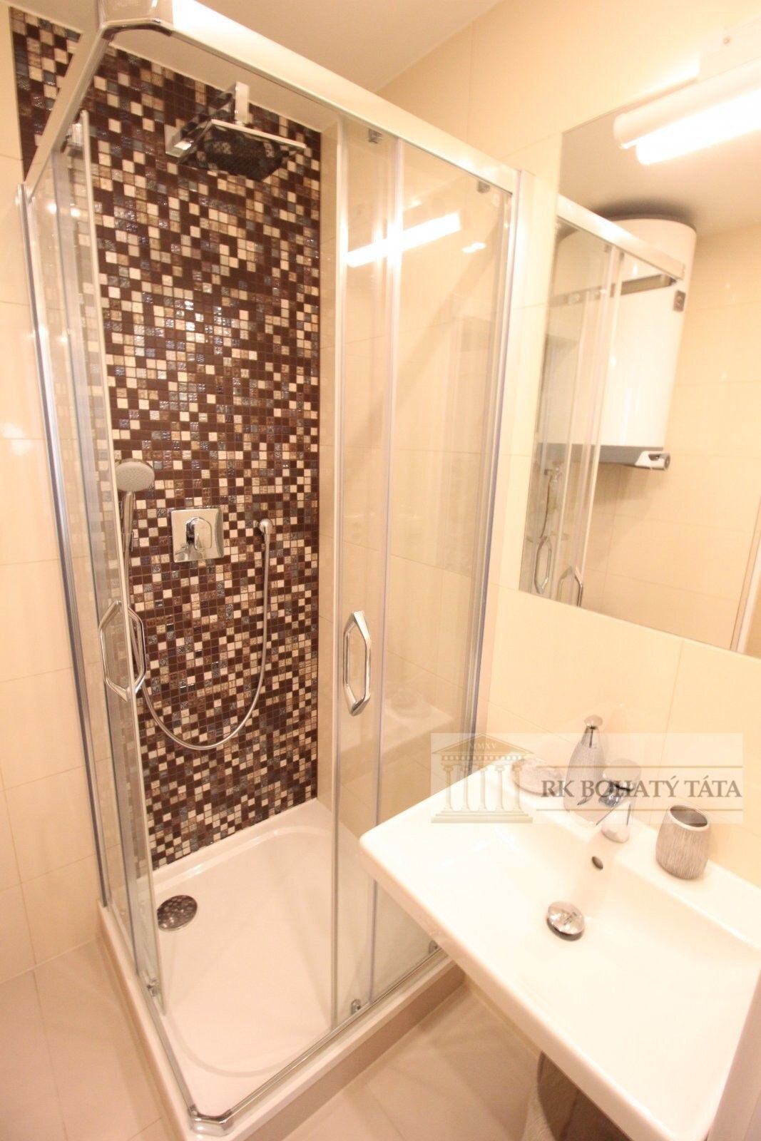 Byt 1+kk · 23 m² · Příčná, Praha - 4