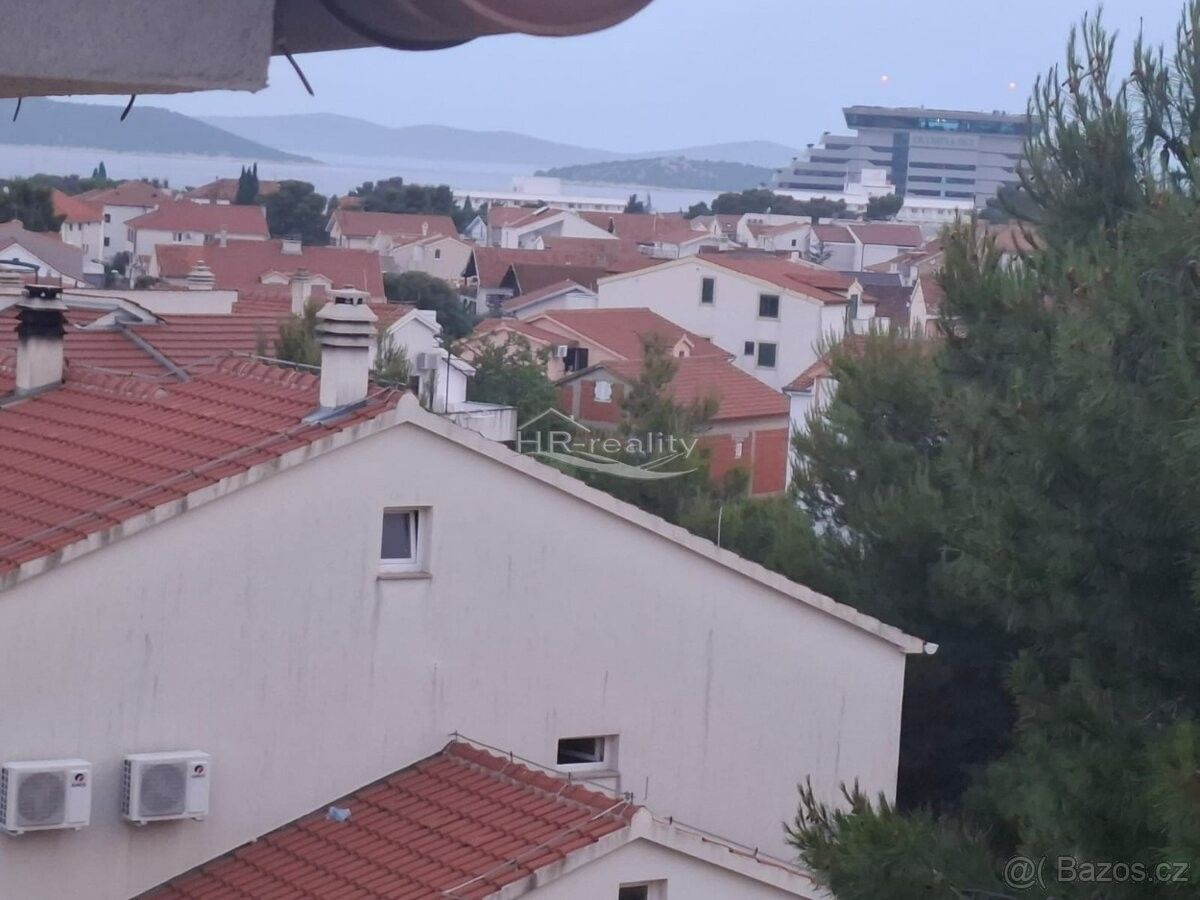 Byty, 987 66, Zahraničí