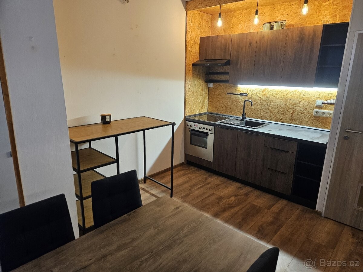 1+1, Lovosice, 410 02 - 1