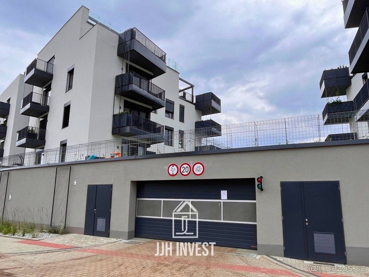 Pronájem garáž - Praha, 155 00