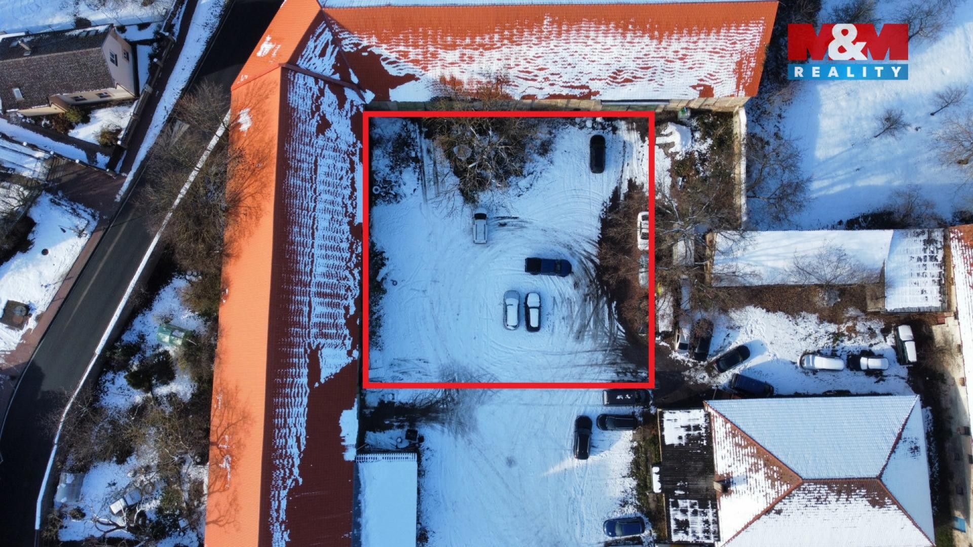 Pronájem komerční pozemek - Karlštejnská, Ořech