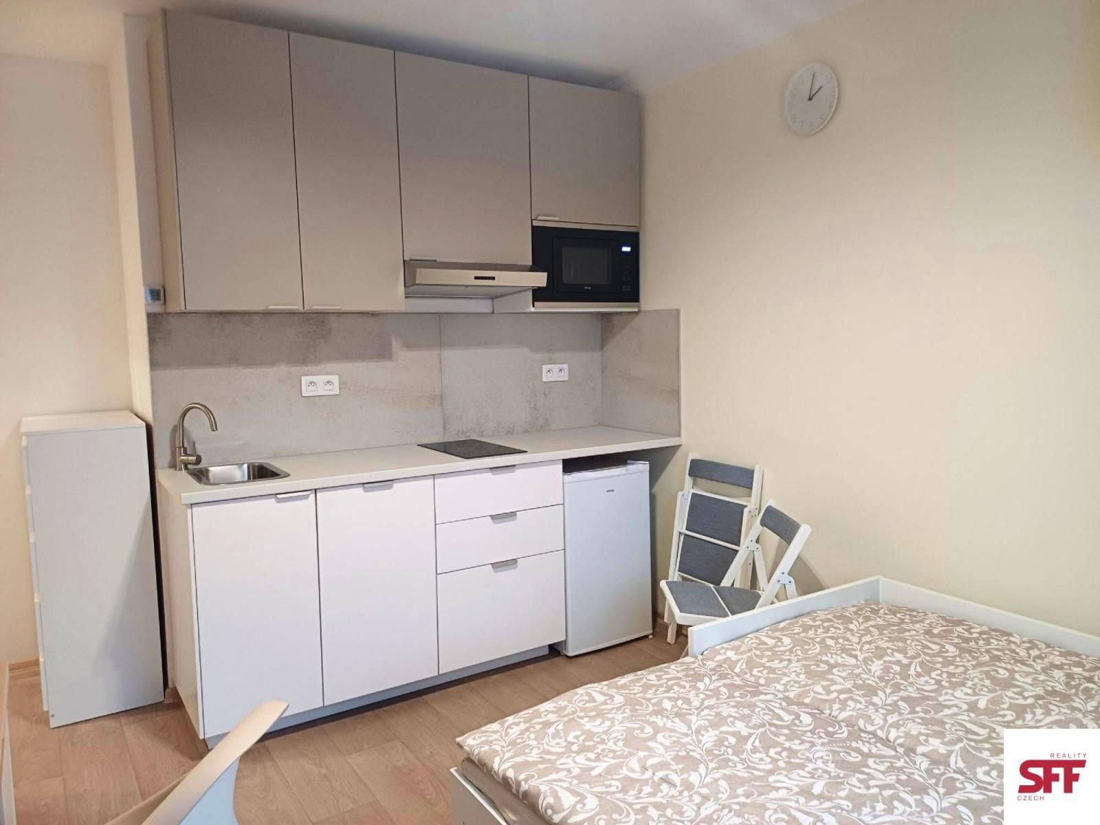 Pronájem byt 1+kk - Čerčanská, Praha, 19 m²