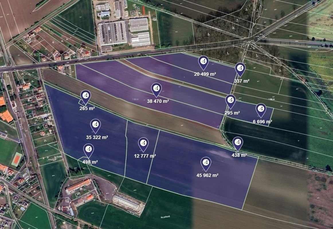 Komerční pozemek, 174 942 m²
