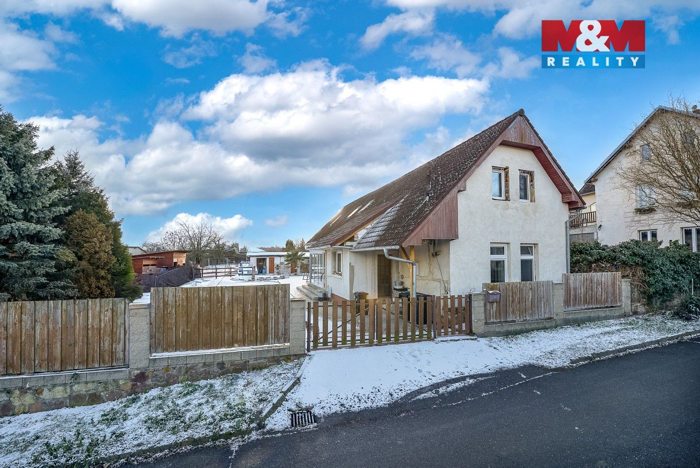 Prodej rodinný dům - Krupá, 186 m²