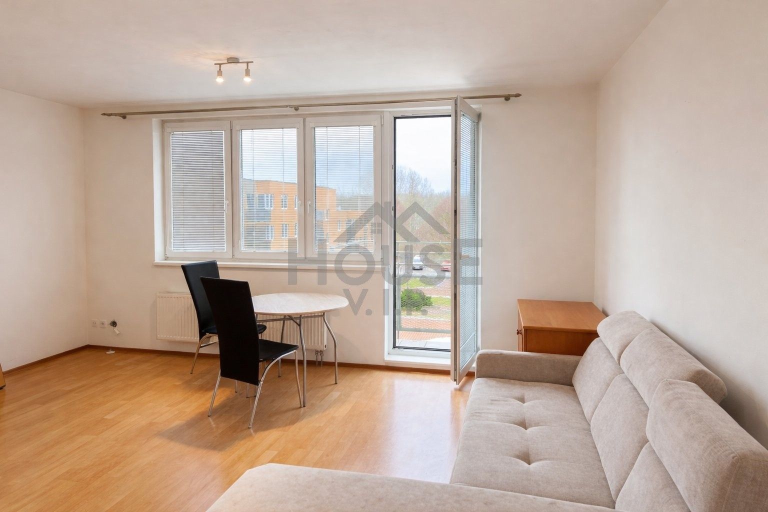 Prodej byt 1+kk - Hnězdenská, Praha, 40 m²
