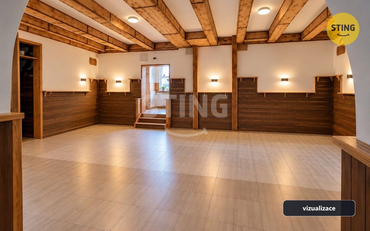 Restaurace, nám. Míru, Třinec, 280 m²