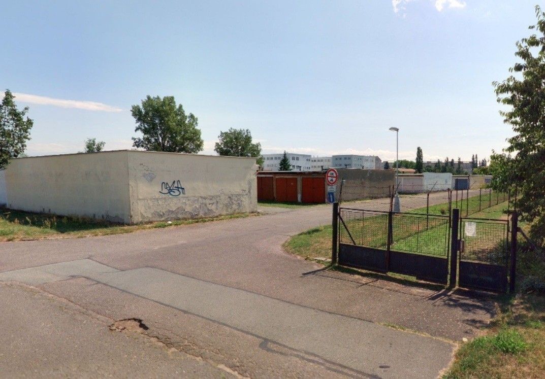 Garáže, Hradec Králové - Pouchov, Královéhradecký kraj, 19 m² - 2