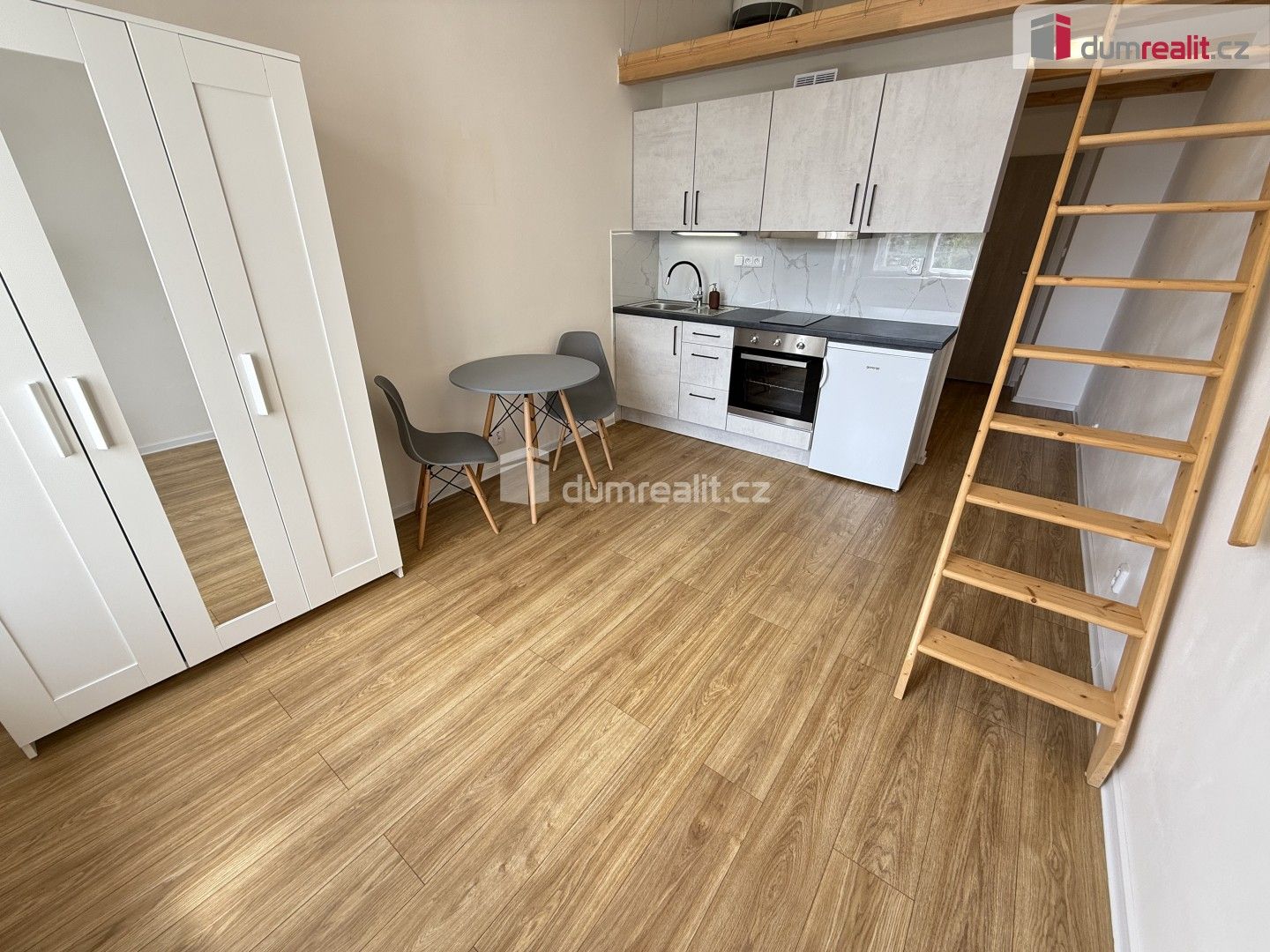 1+kk, Na Valentince, Praha, 35 m²