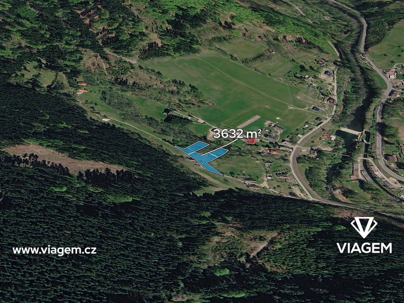 Zahrada, 2 421 m²