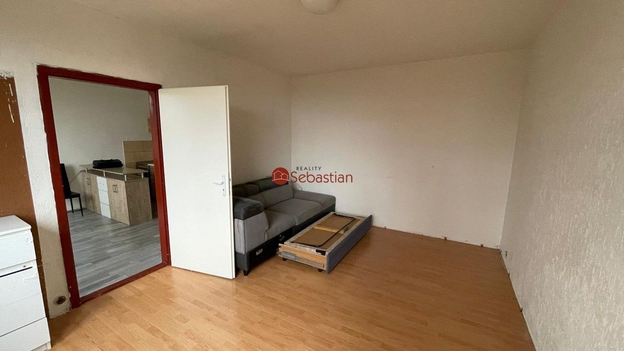 1+1, Karla Čapka, Krupka, 35 m²