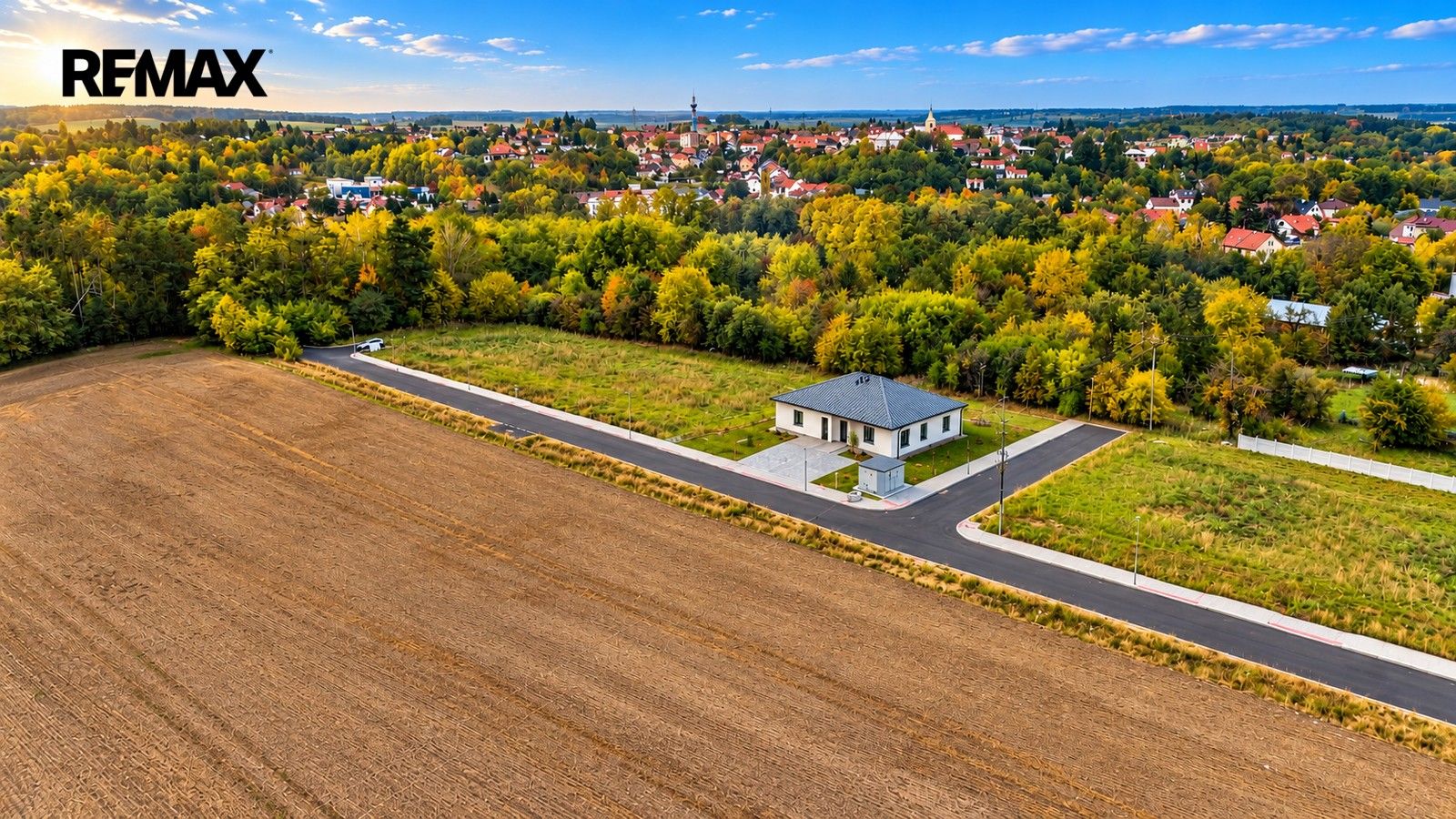Prodej pozemek pro bydlení - Týnec nad Labem, 911 m² - 2