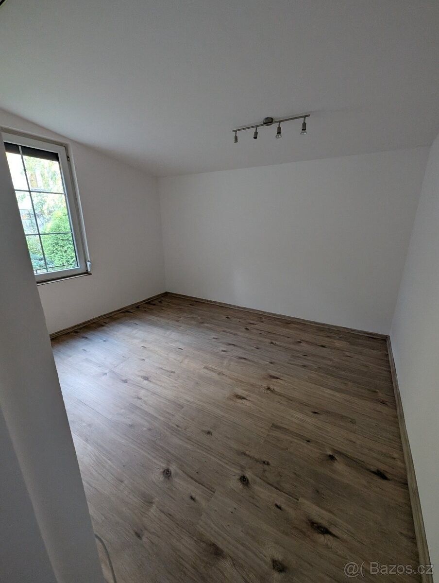 Pronájem byt - Valašské Meziříčí, 757 01