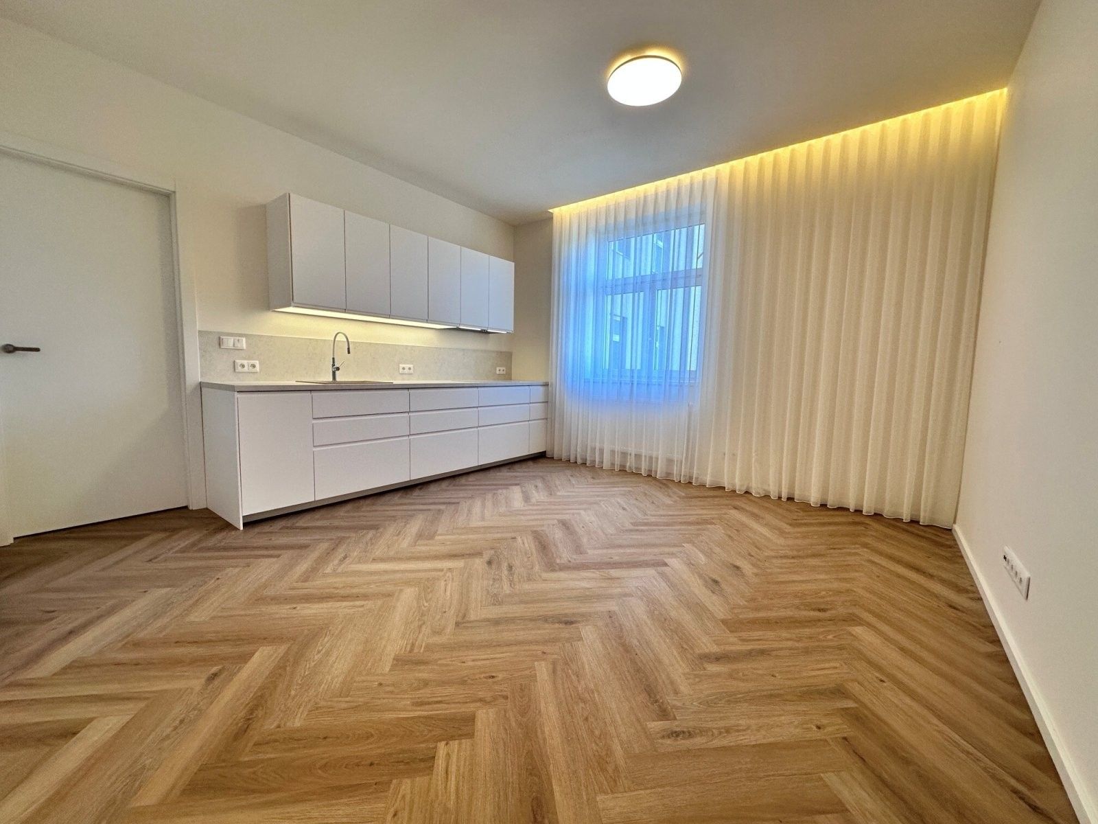 2+kk, Jeseniova, Praha, 51 m² - 2
