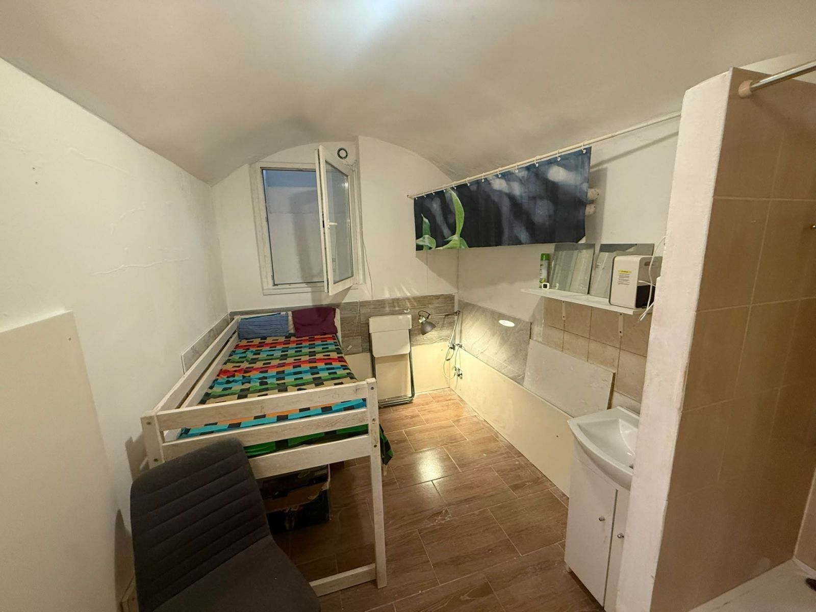 1+kk, Umělecká, Praha - Holešovice, 12 m² - 1
