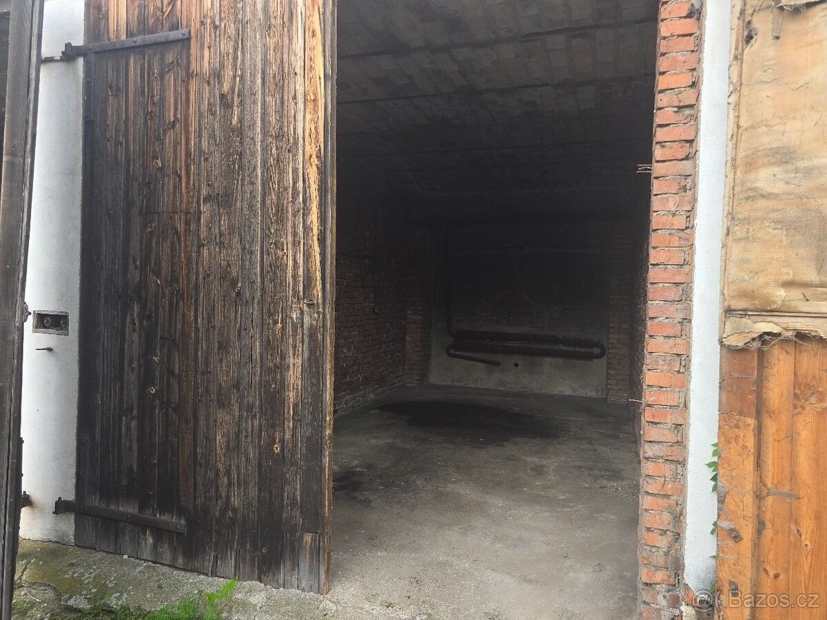 Pronájem garáž - Všetaty, 277 16