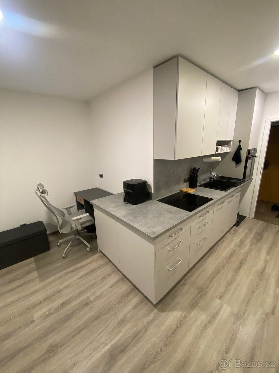 Prodej byt - Veselí nad Moravou, 698 01