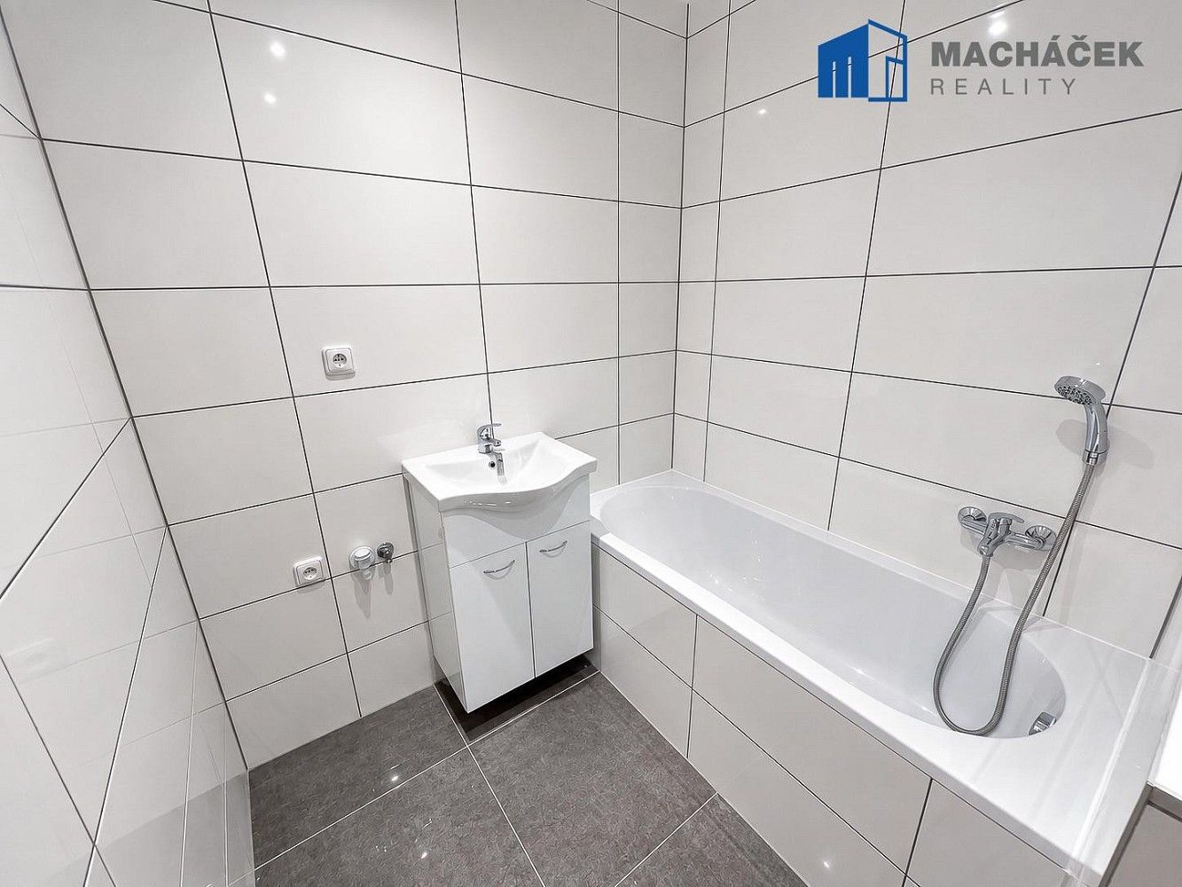 Prodej byt 3+1 - Krupka - Vrchoslav, okres Teplice, Ústecký kraj, 63 m² - 5
