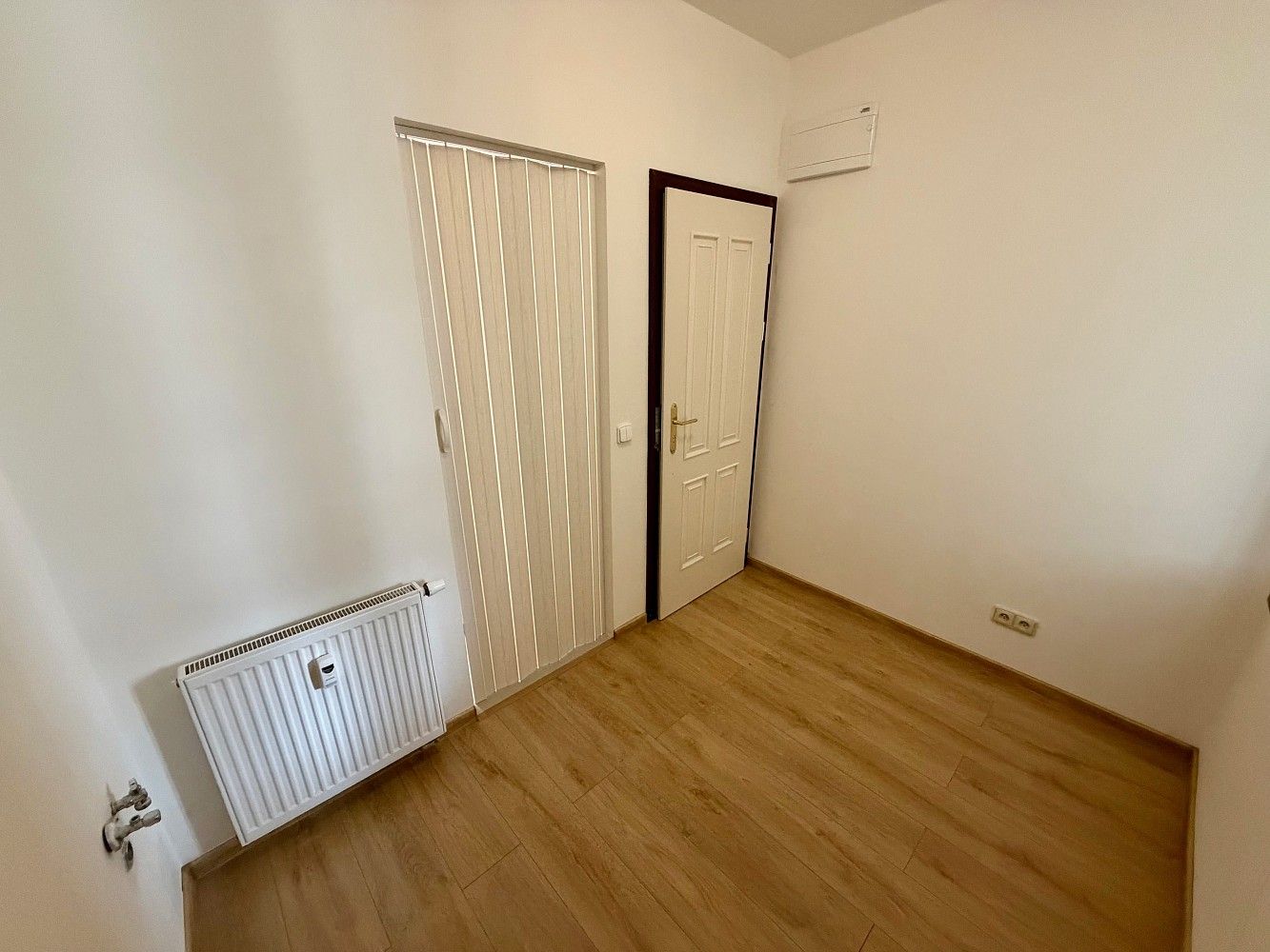 Prodej komerční - Praha - Vinohrady, okres Praha 2, Hlavní město Praha, 6,7 m² - 5