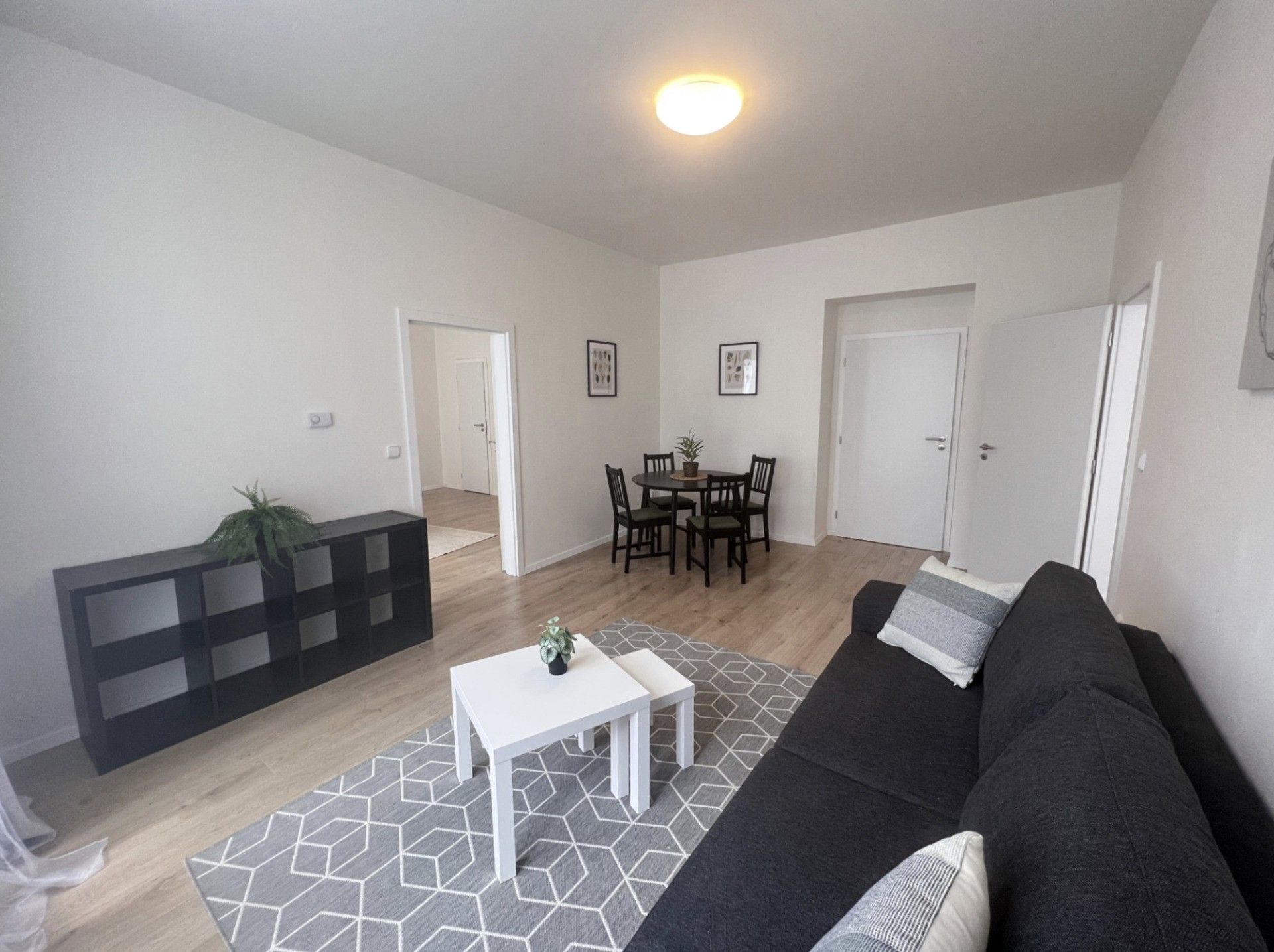 Pronájem byt 3+1 - Košická, Praha, 78 m²