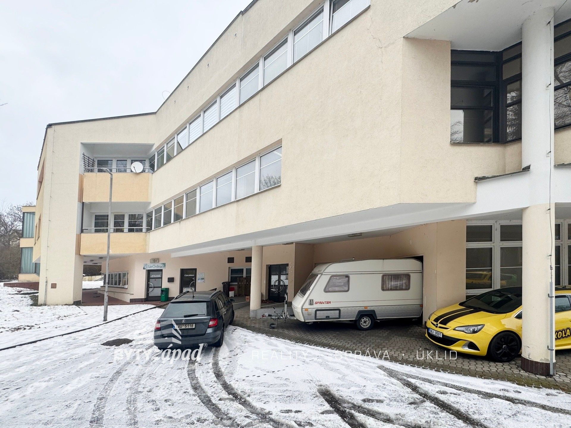 Pronájem kancelář - Sadová 636, Domažlice Týnské Předměstí, 18 m² - 5