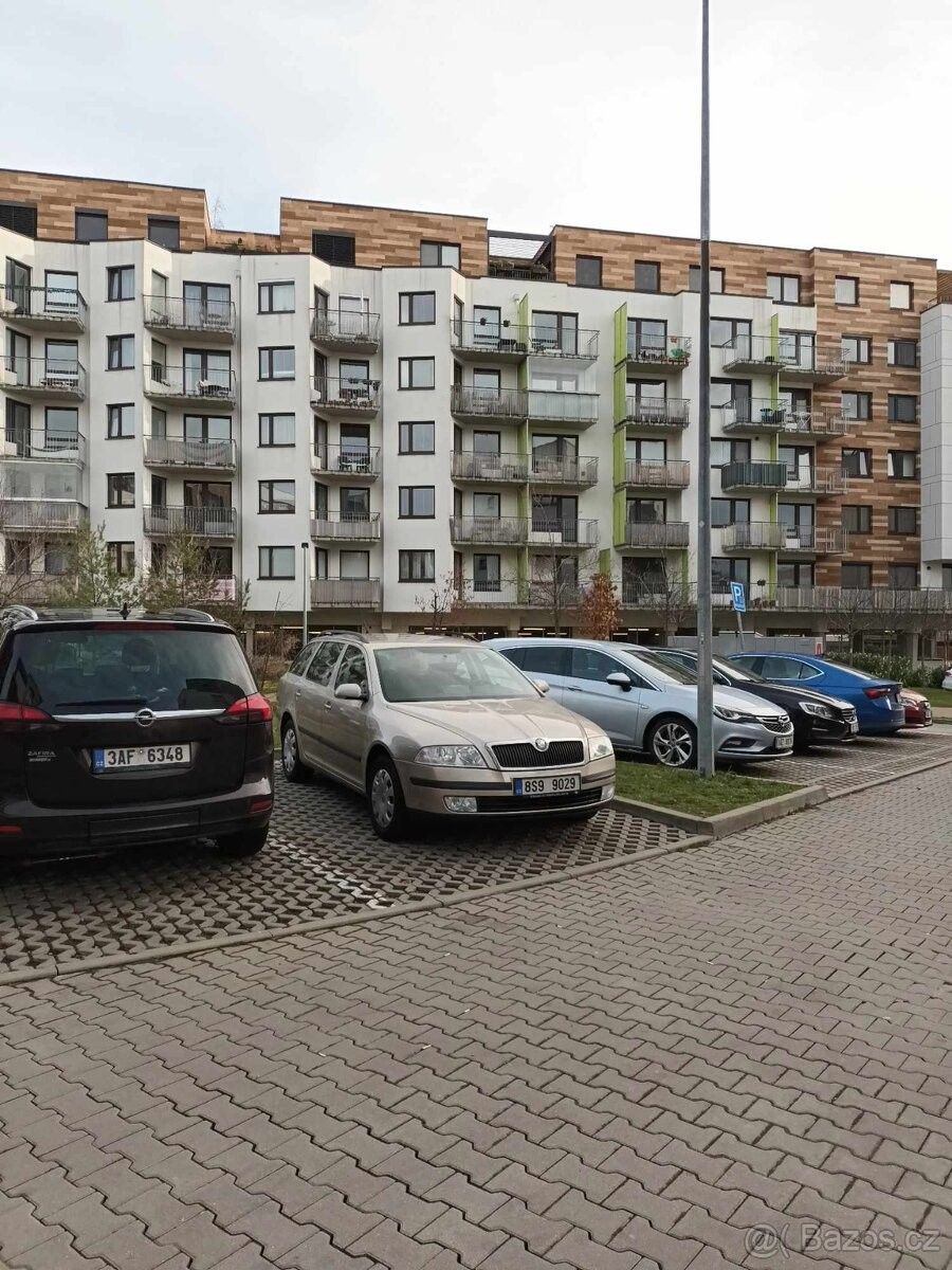 Prodej garáž - Praha, 182 00