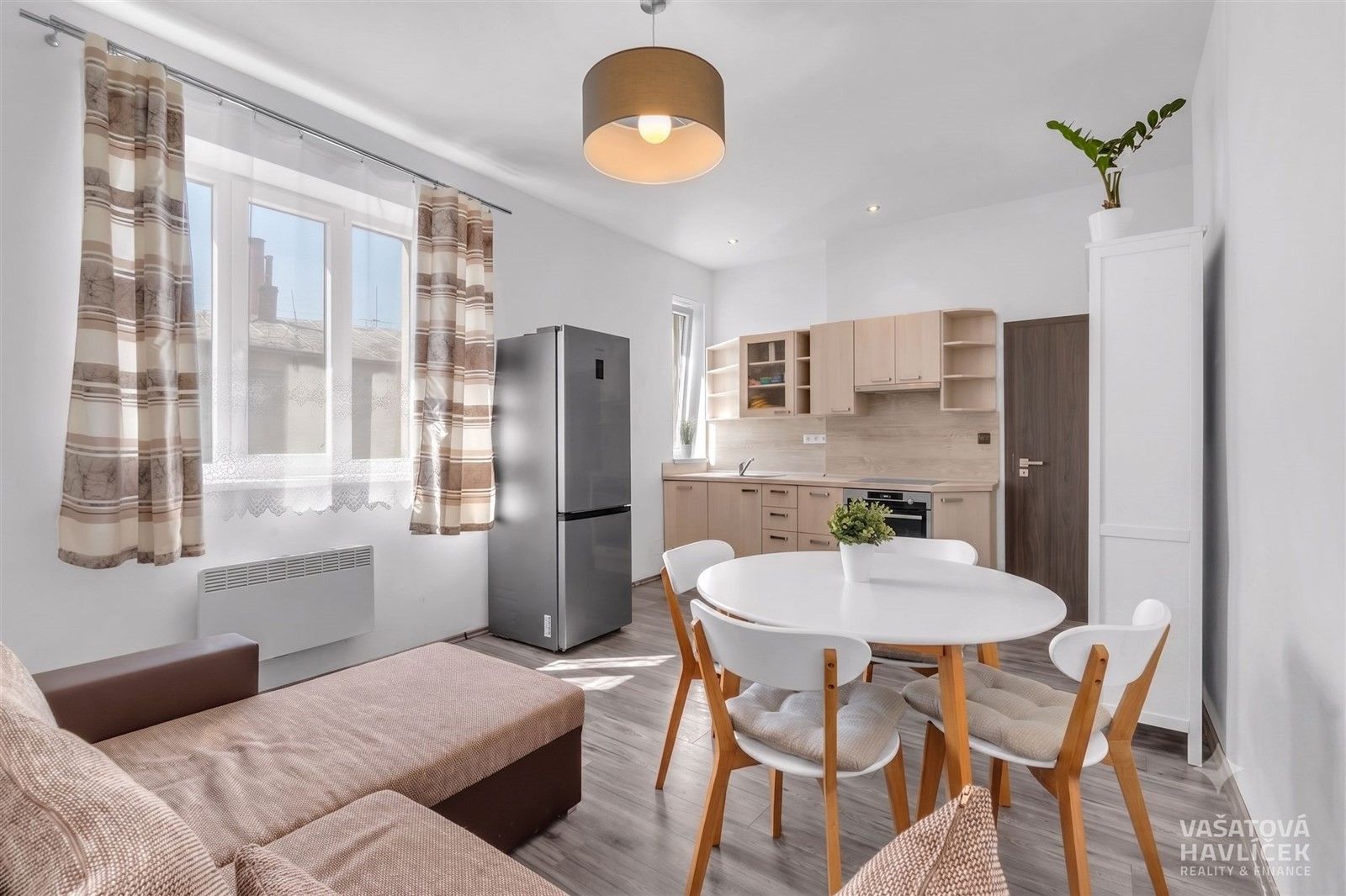 Byt 2+kk · 45 m² · Dolnoměcholupská  , Praha - 3