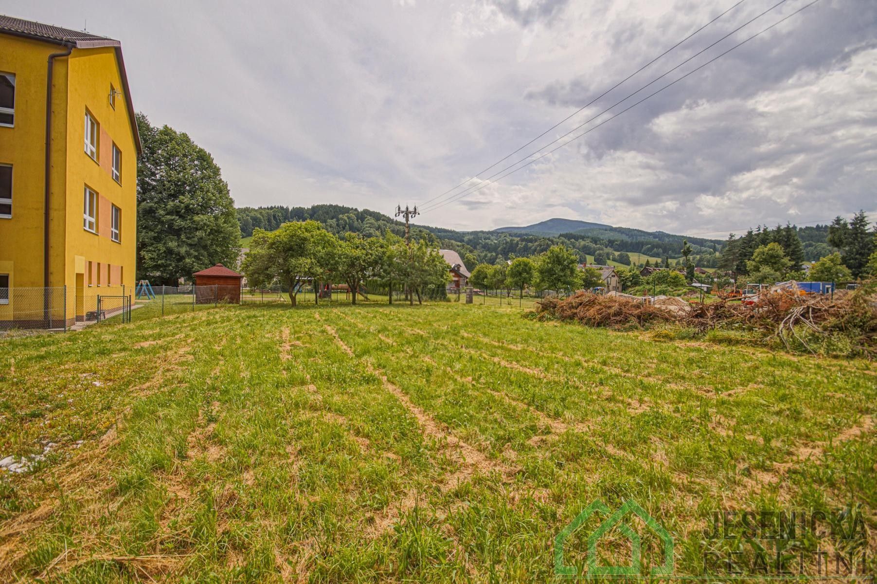 Prodej komerční pozemek - Lipová-lázně, 1 608 m²