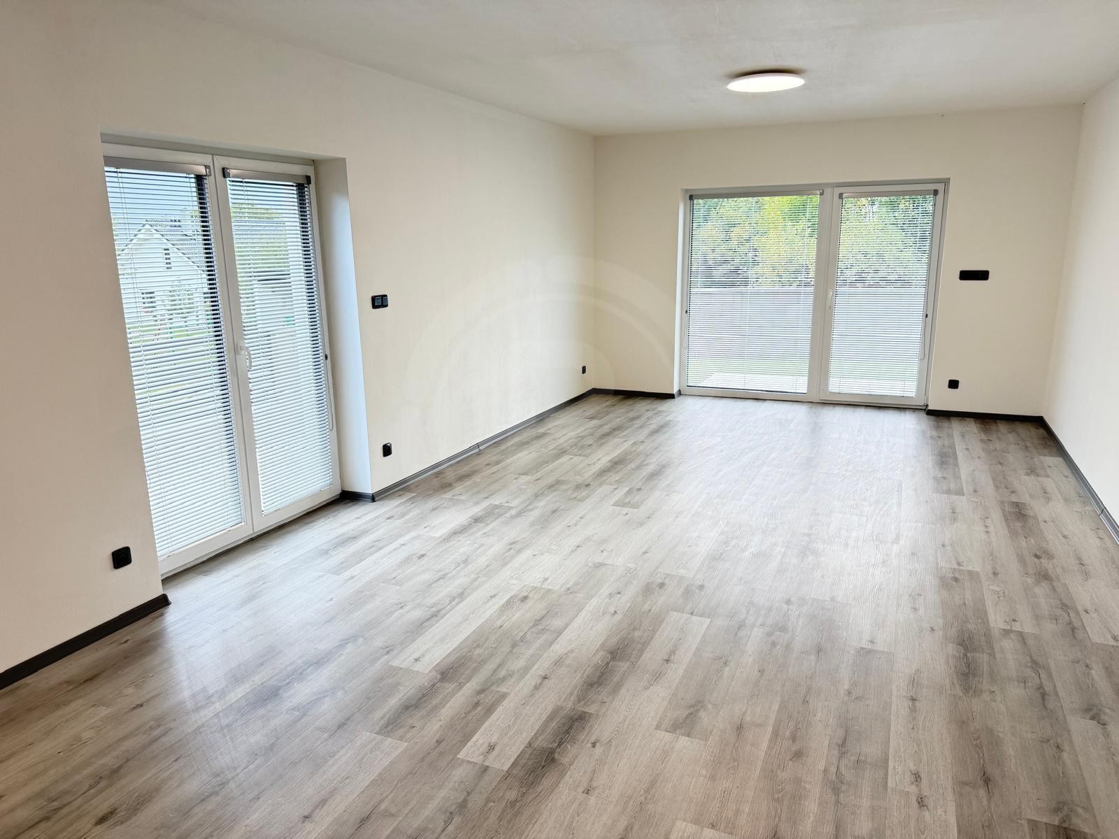 Pronájem rodinný dům - Dubičné, 150 m² - 5