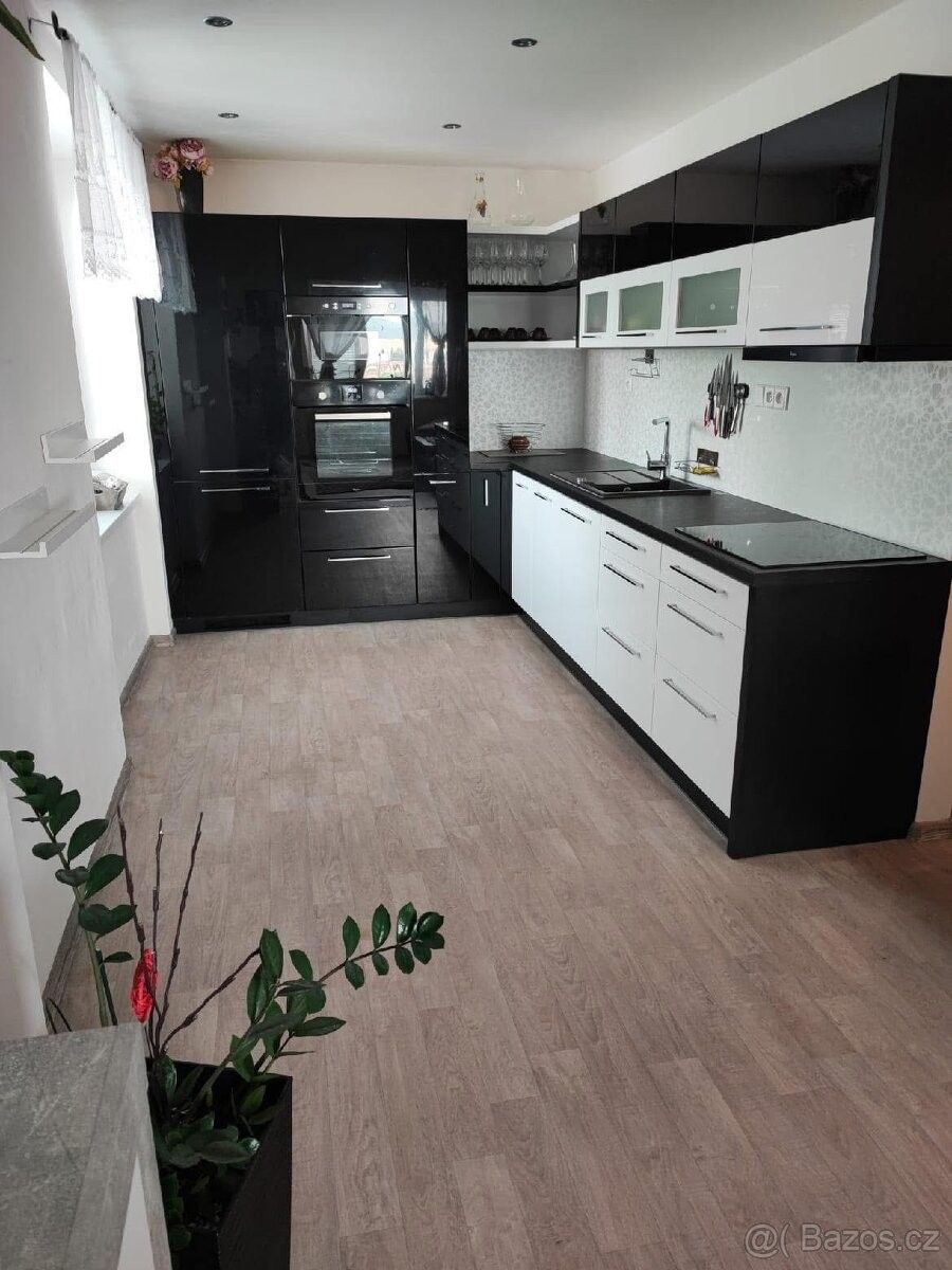 Prodej byt - Kyjov, 697 01