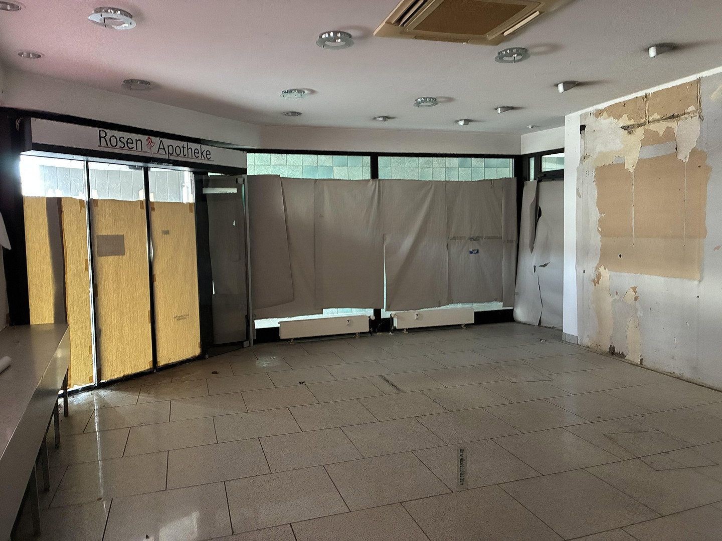 Obchodní prostory, 217 m²