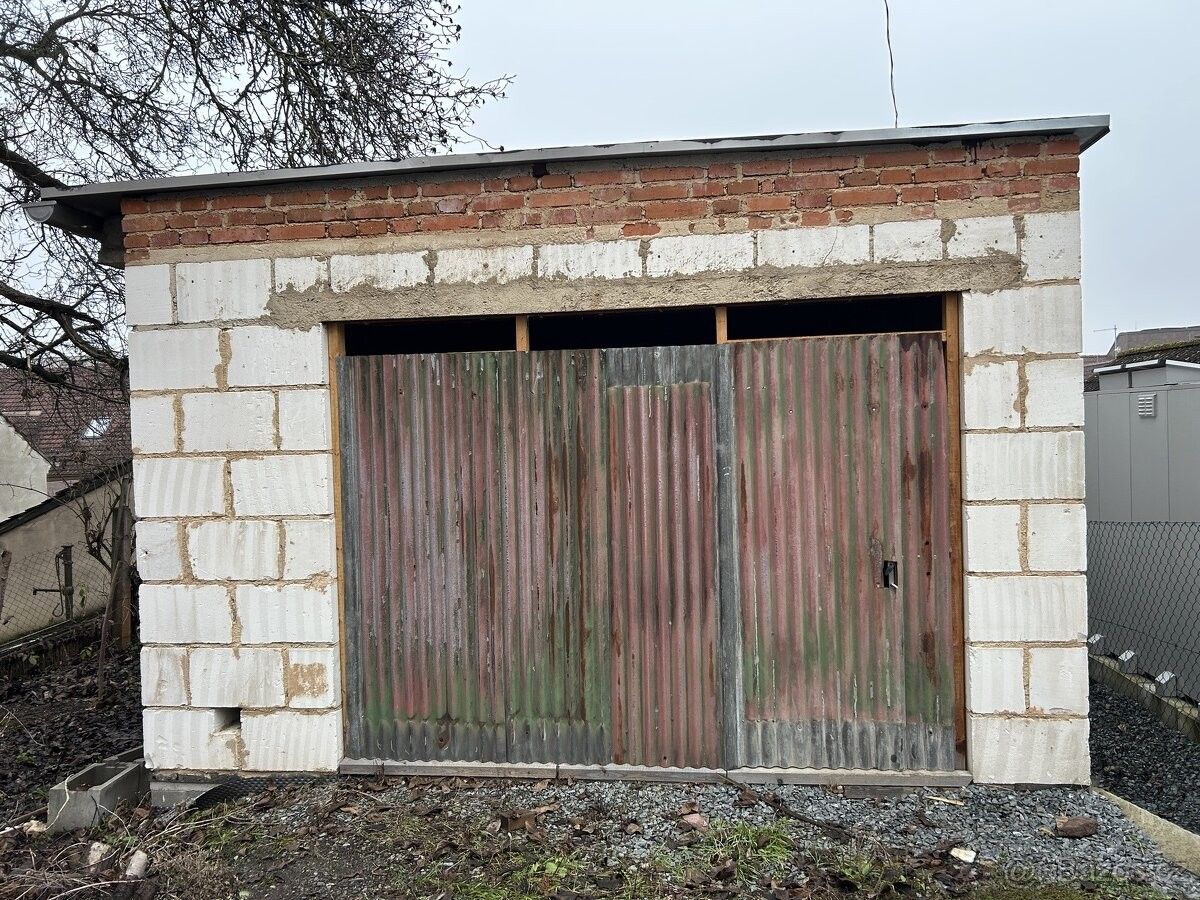 Garáže, Přeštice, 334 01