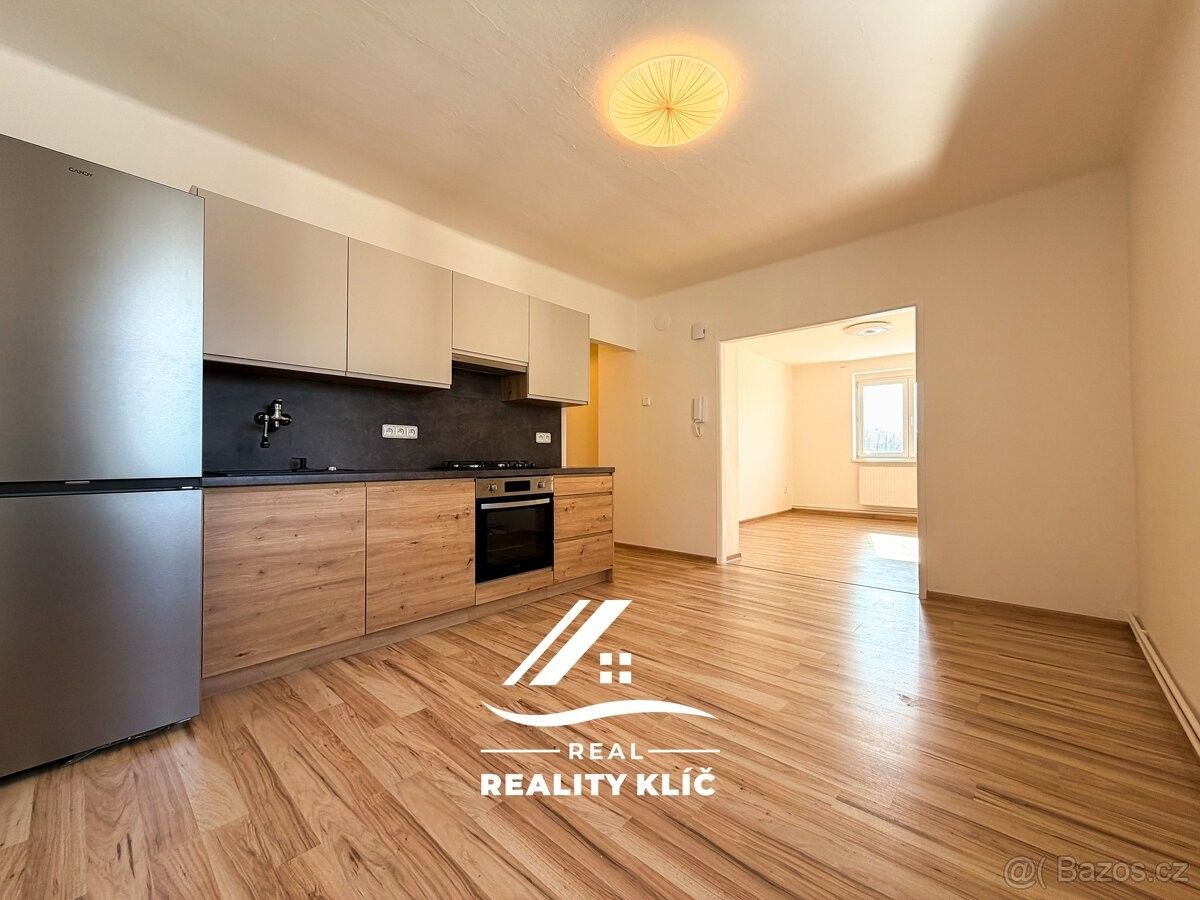 Pronájem byt - Dolní Benešov, 747 22