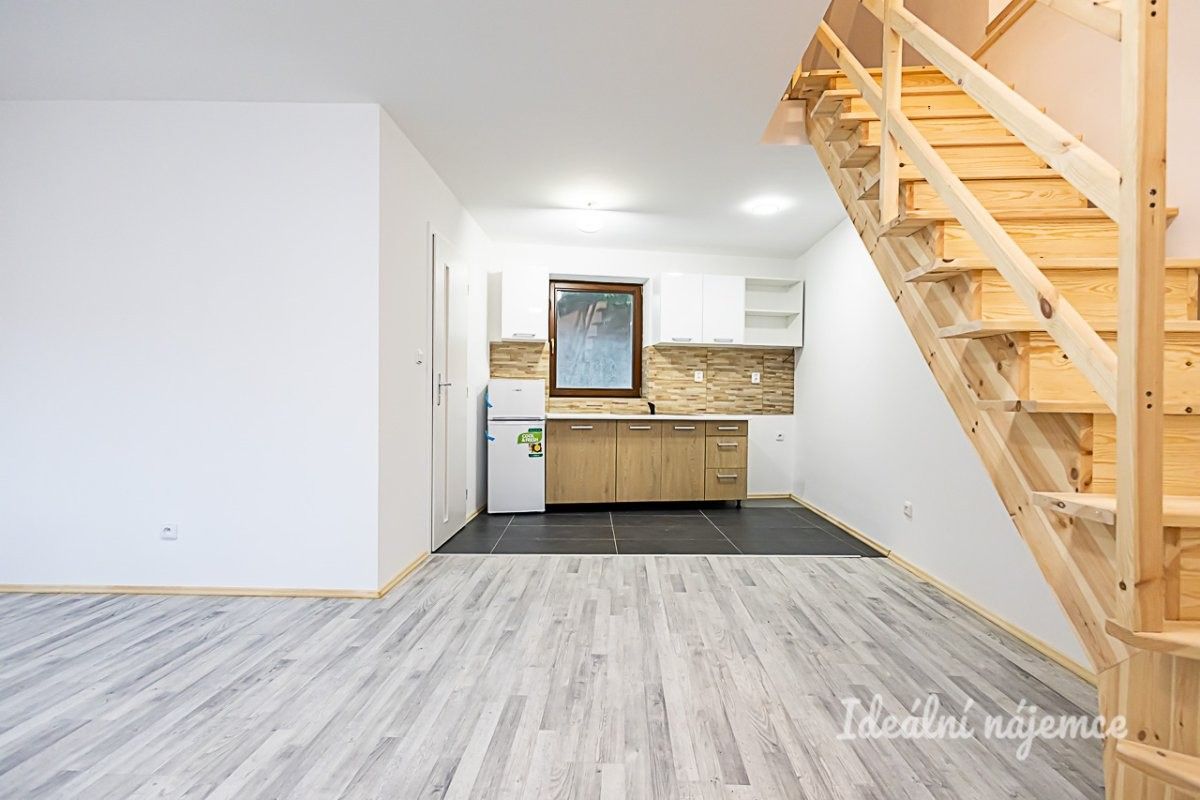2+kk, Lysolajské údolí, Praha, 49 m²