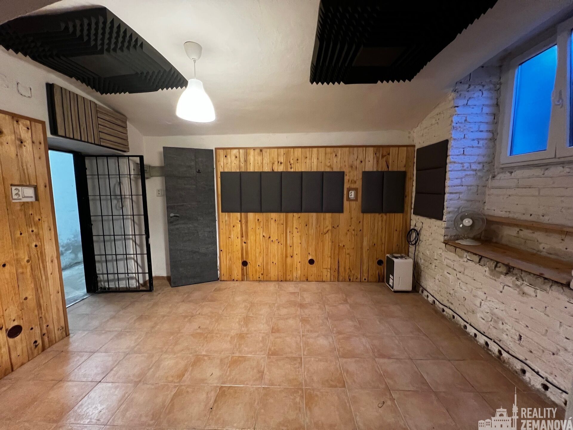 Komerční nemovitost · 32 m² · Slezská, Praha - 3