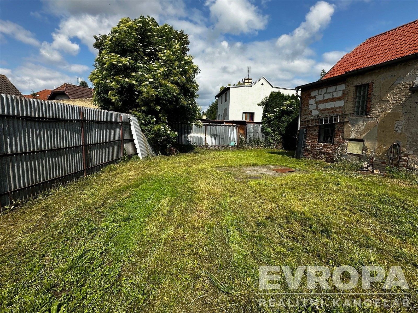 Prodej pozemek pro bydlení - Českobrodská, Praha