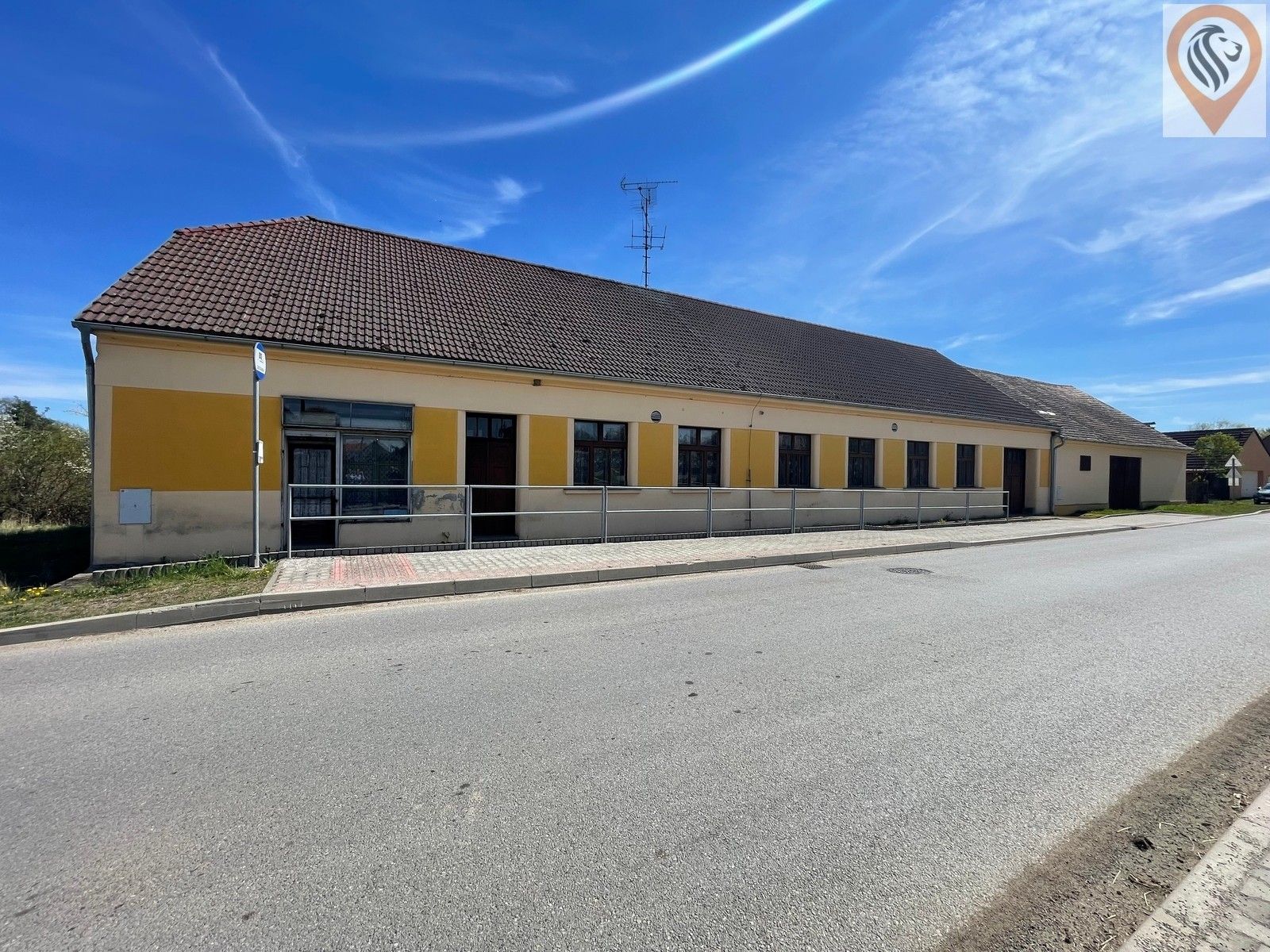 Rodinné domy, Lišov Dolní Slověnice, 387 m² - 2