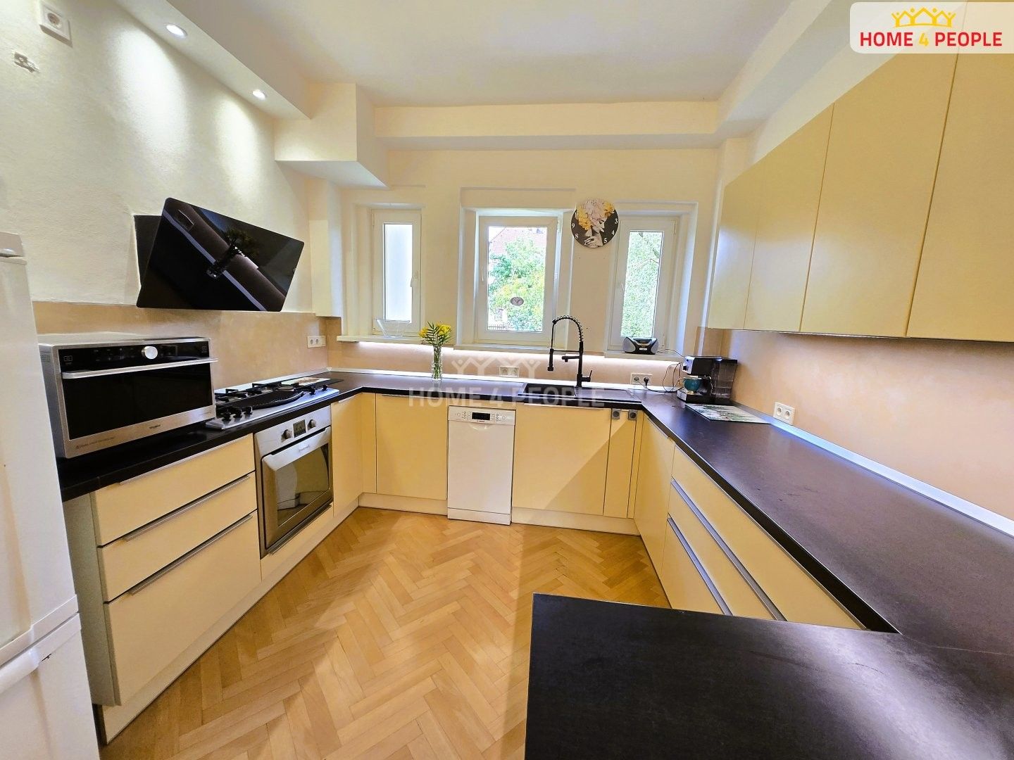 Byt 3+1 · 89 m² · Koněvova, Praha - 3